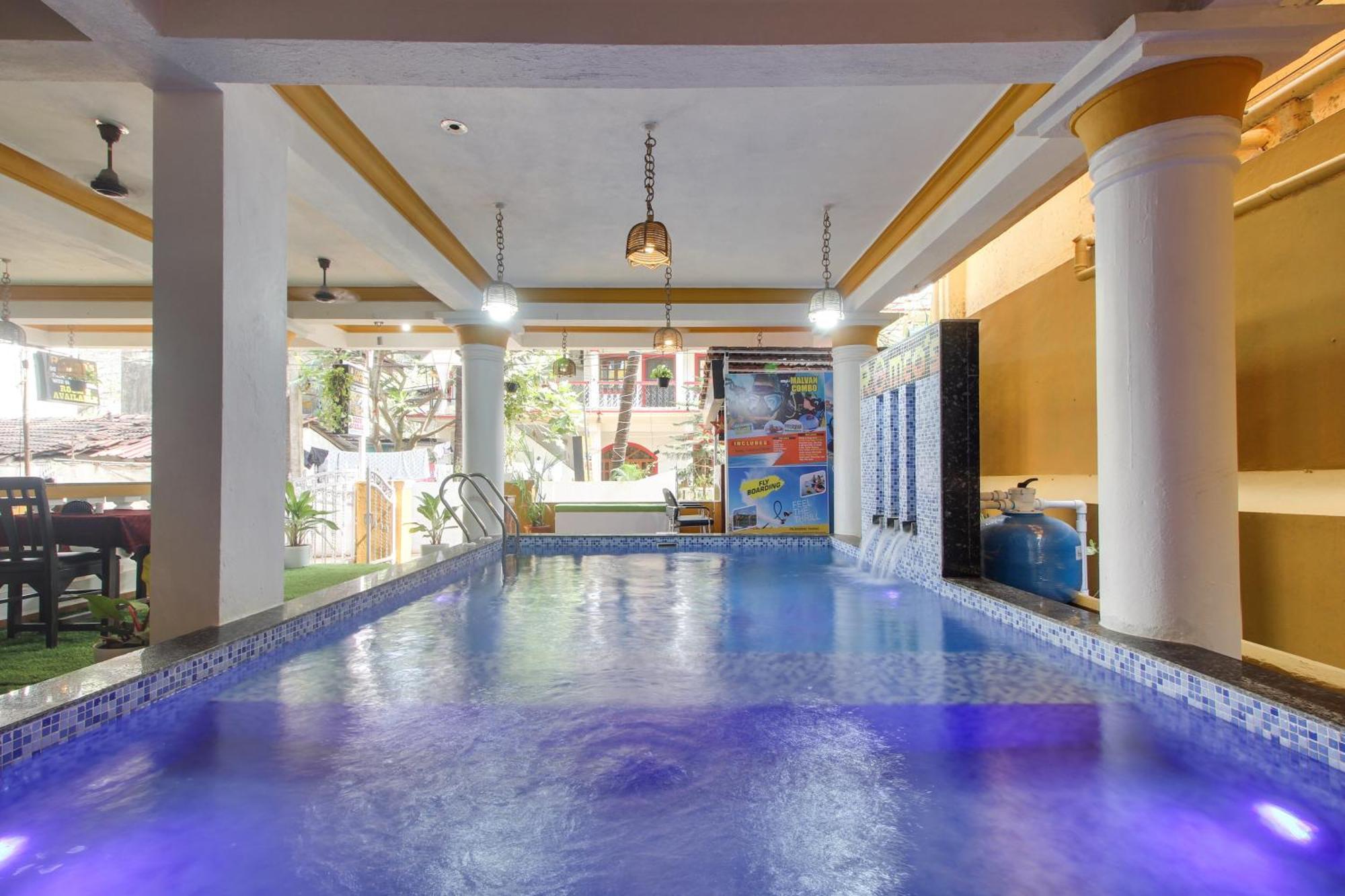 Collection O Romeos Place Baga Beach Hotel Calangute Exterior photo