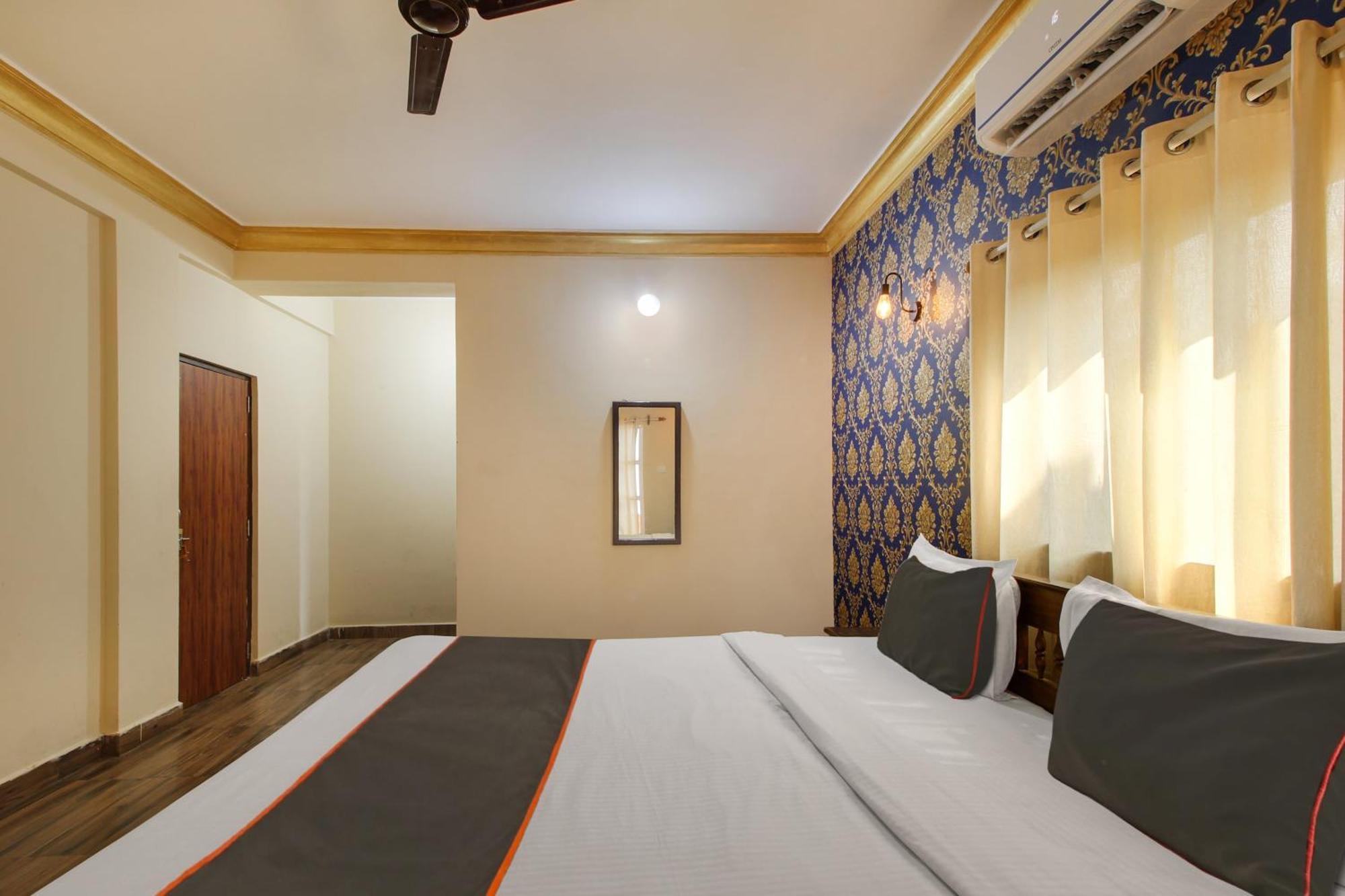 Collection O Romeos Place Baga Beach Hotel Calangute Exterior photo